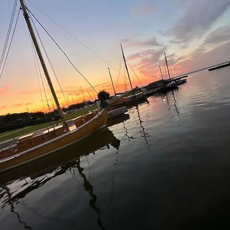 Einzelzimmer Mit Gemeinschaftsbad Κάμπινγκ