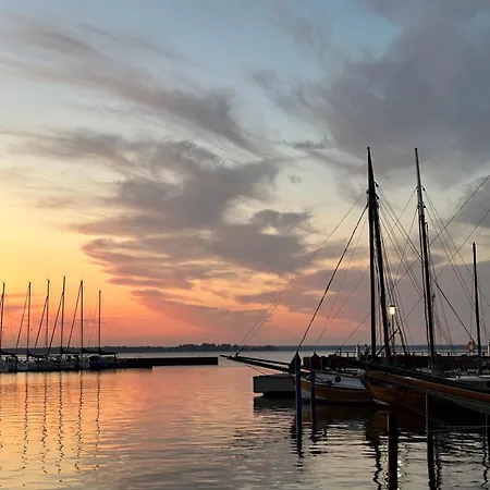 Einzelzimmer Mit Gemeinschaftsbad Κάμπινγκ *