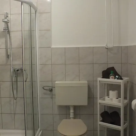 Campsite Einzelzimmer Mit Gemeinschaftsbad