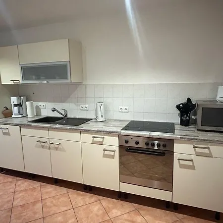 Einzelzimmer Mit Gemeinschaftsbad