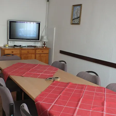 Κάμπινγκ Einzelzimmer Mit Gemeinschaftsbad *