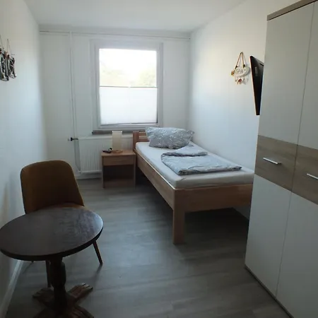 Einzelzimmer Mit Gemeinschaftsbad Campsite *