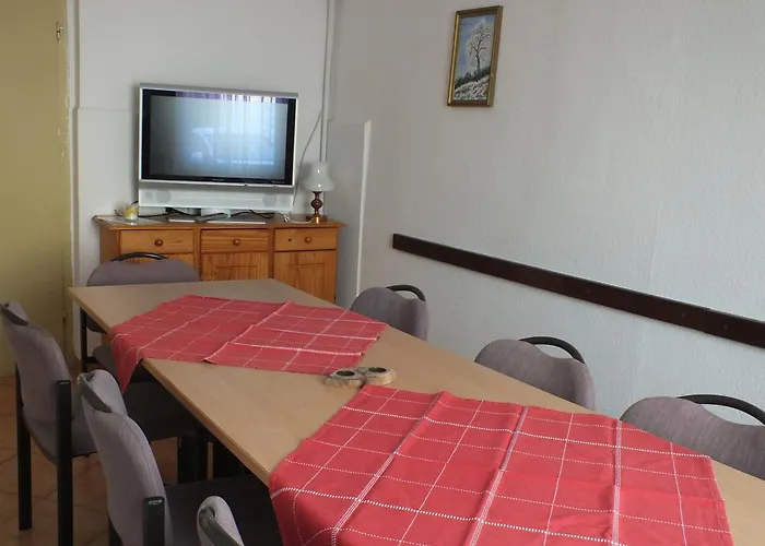 Camping Einzelzimmer Mit Gemeinschaftsbad *