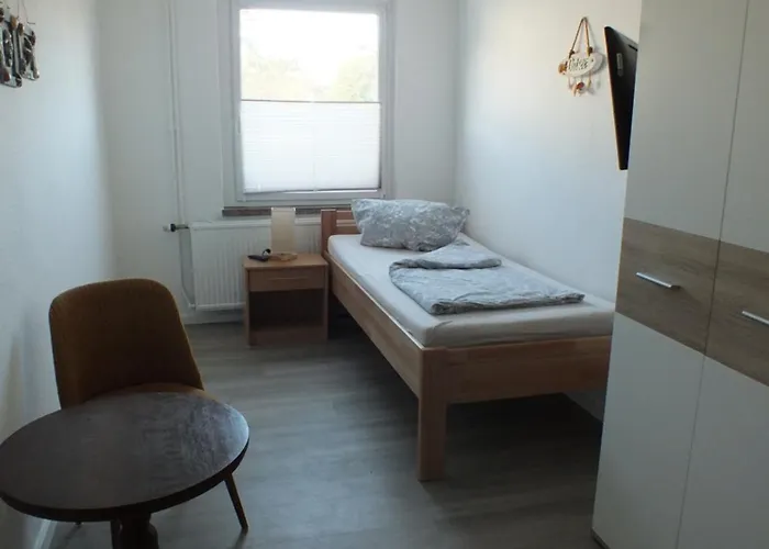 Einzelzimmer Mit Gemeinschaftsbad Camping *